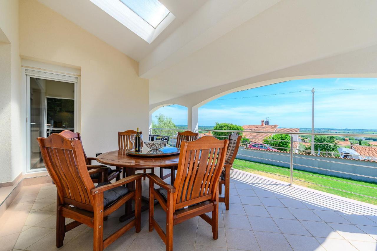 Villa Elisa Kaštelir エクステリア 写真